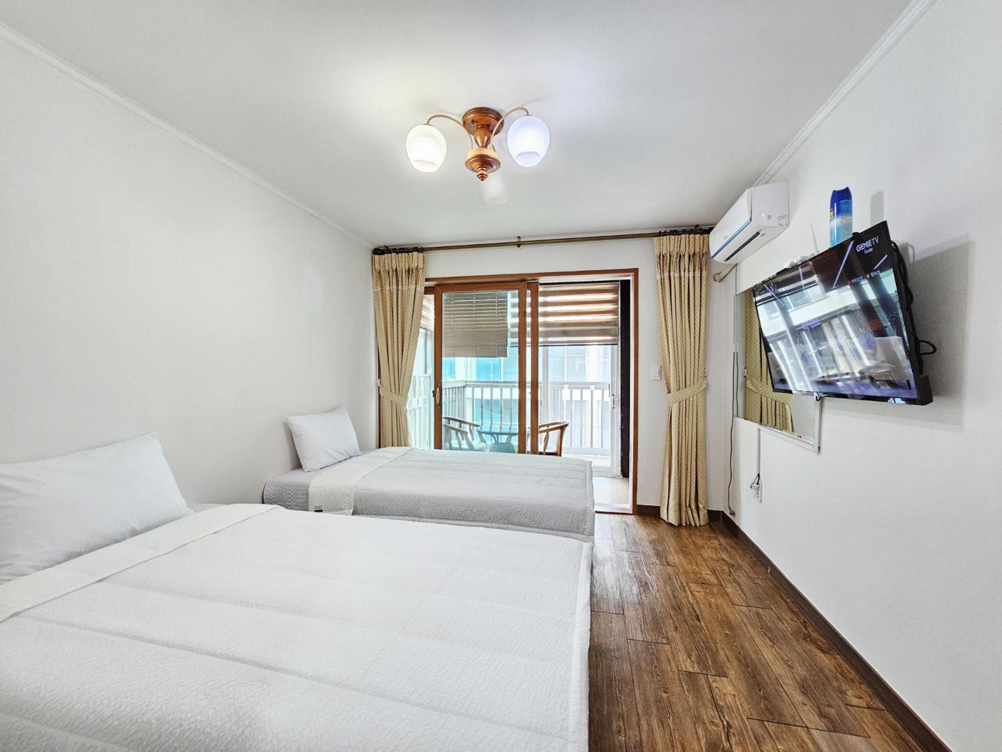 סאוגוויפו Seongsan Sunrise Pension מראה חיצוני תמונה
